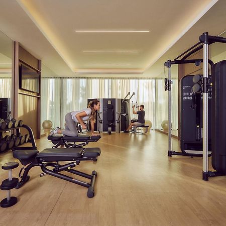 Address Beach Resort Bahrain Manama Exterior foto The gym at the hotel