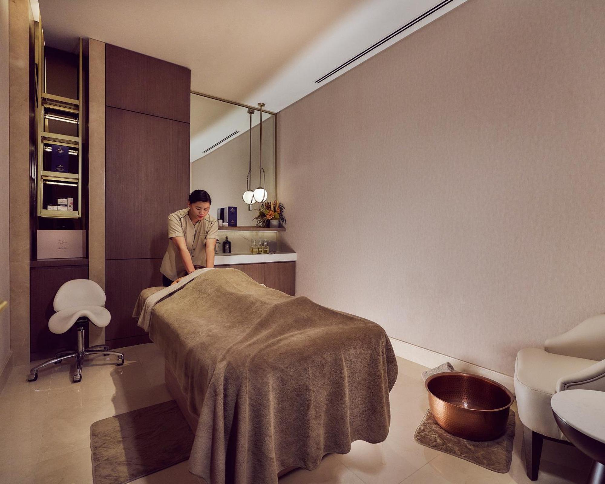 Address Beach Resort Bahrain Manama Exterior foto A spa treatment